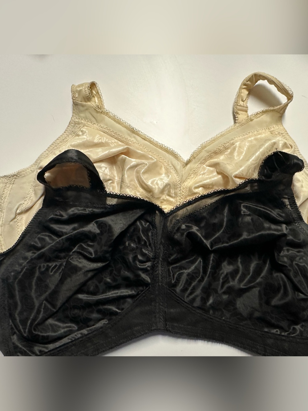 Playtex 18 hour- wireless bras -48DDD- set of 2